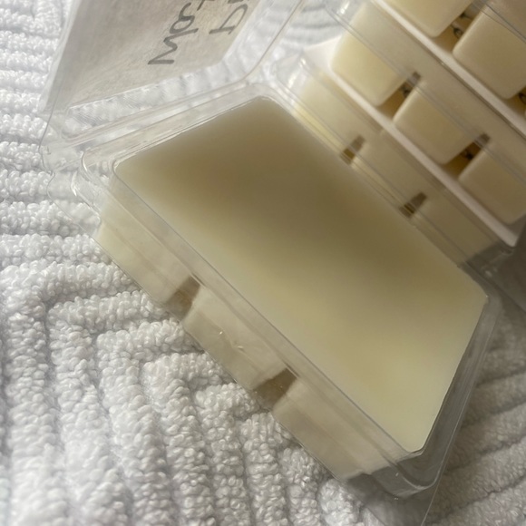 pink watermelon wax melts - Picture 3 of 4